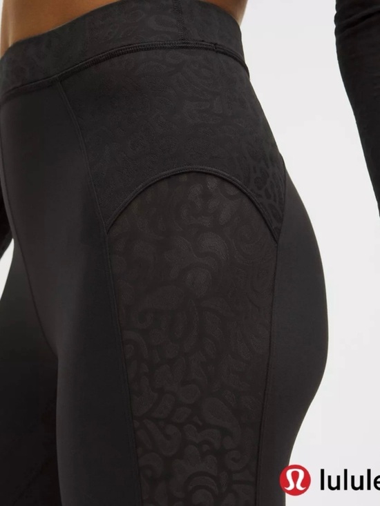 lululemon athletica Pants - Lululemon Paisley Sheer Lace Jacquard Panelled High-Rise Tight 25" Sz 4 BLK